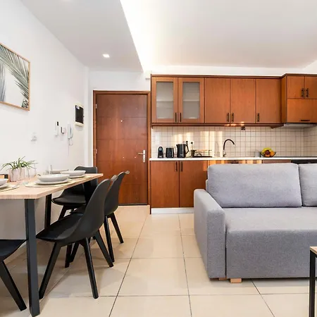 Town, 3 Min To - Kyma 4 Apartment