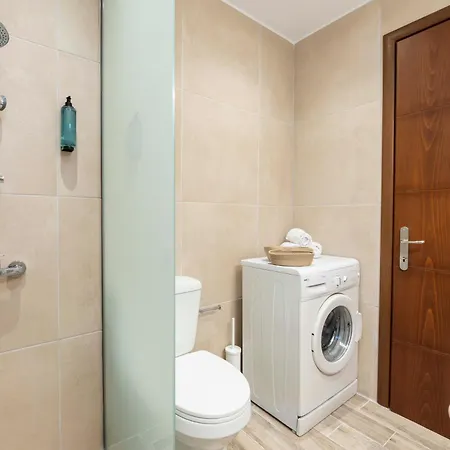 Town, 3 Min To - Kyma 4 Apartment *