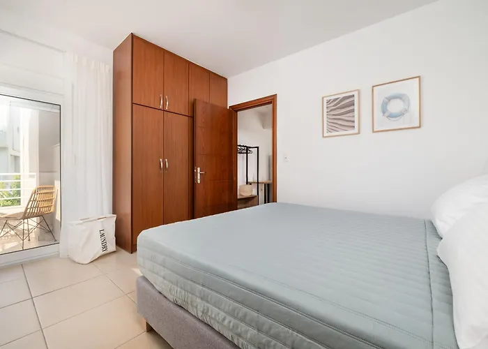 Apartament Sunny - 3 Min Walk To & Town - Iv Kos