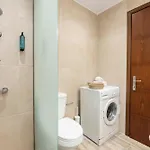Sunny - 3 Min Walk To & Town - Iv Apartment *