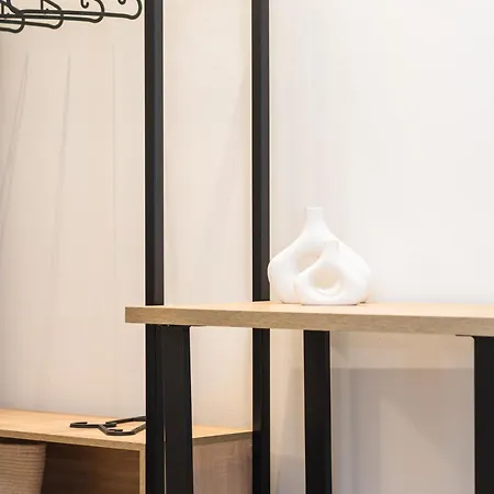 Town, 3 Min To - Kyma 4 *